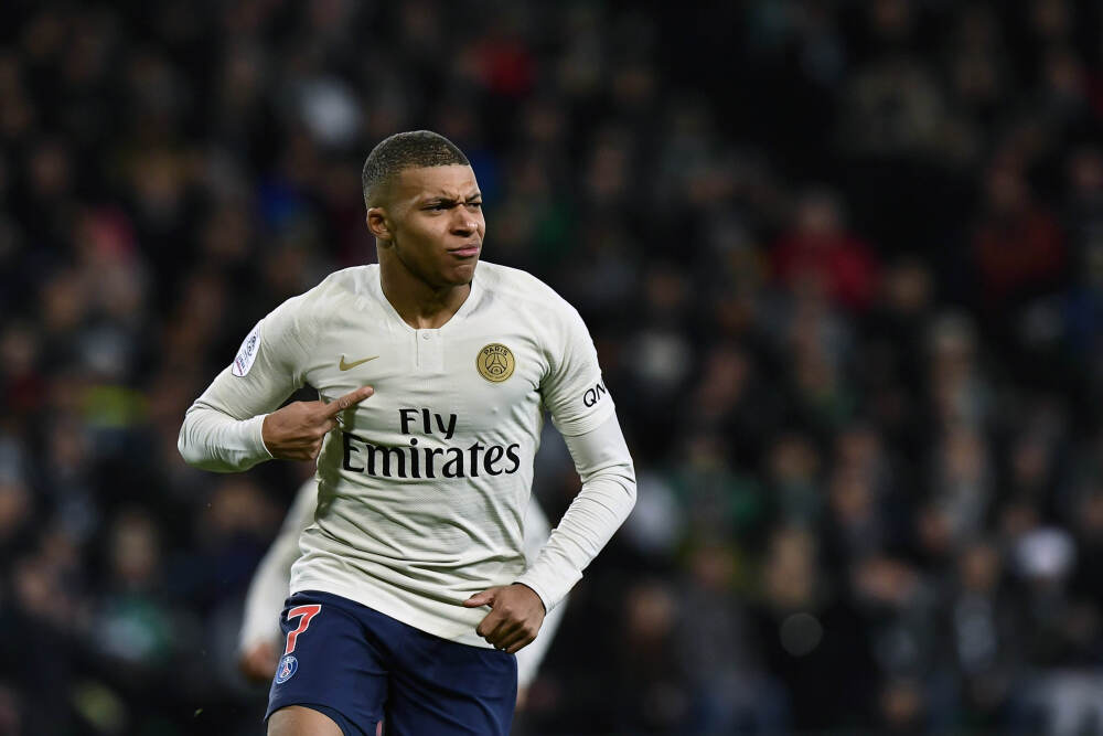 俄罗斯新型滑翔制导炸弹曝光 安装中国造涡喷发动机 显著提高射程